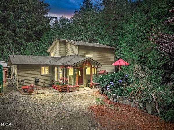 461 NE Brubaker ST, Yachats, OR 97498