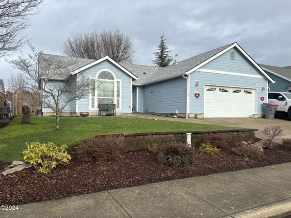 1421 NE Grandhaven ST, Mcminnville, OR 97128