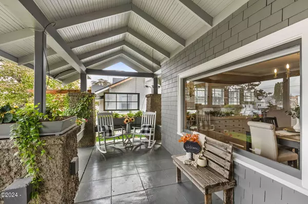 Dallas, OR 97338,143 SW Clay ST