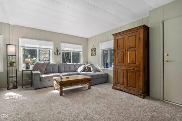 Waldport, OR 97394,5405 NW Pacific Coast HWY #42