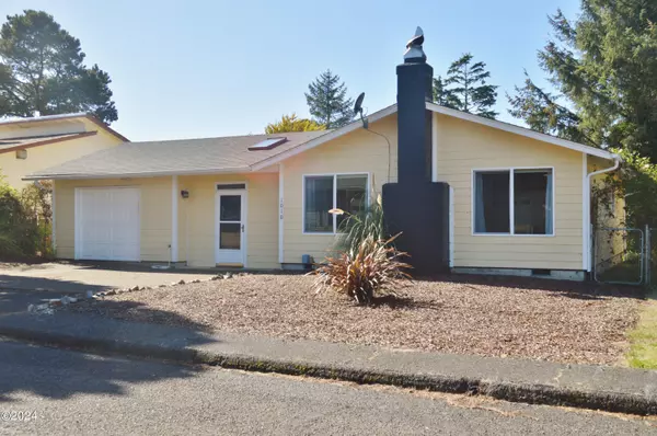1010 SE Rolph CT, Waldport, OR 97394