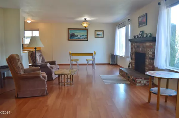 Waldport, OR 97394,1010 SE Rolph CT