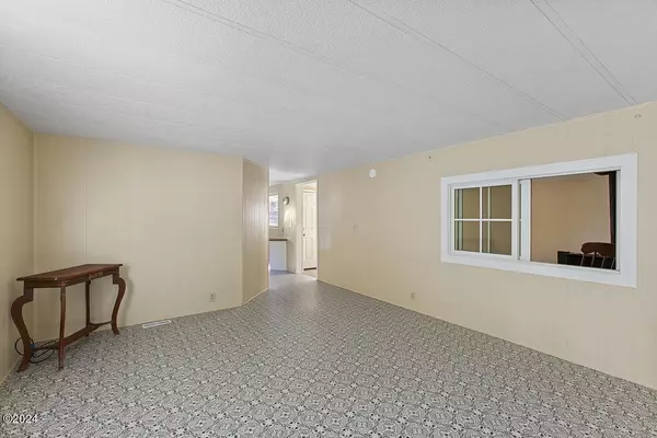 Waldport, OR 97394,5405 NW Pacific Coast HWY #38