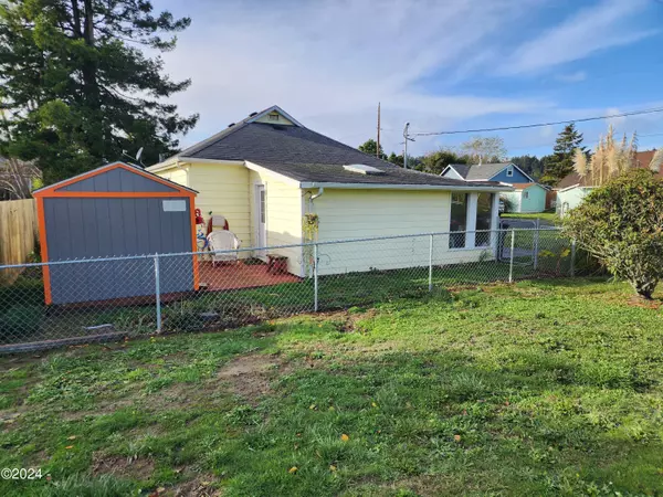 Waldport, OR 97394,285 NE Grant ST