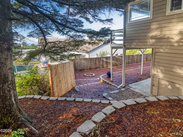 Waldport, OR 97394,1420 SW Ocean Terrace