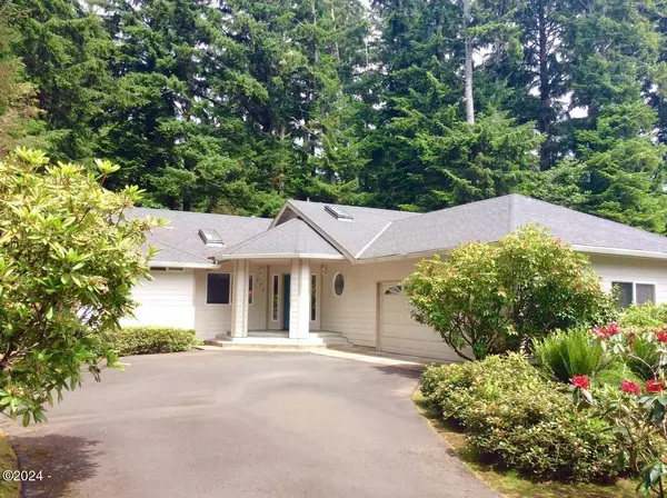 320 SW Forest Park,  Depoe Bay,  OR 97341