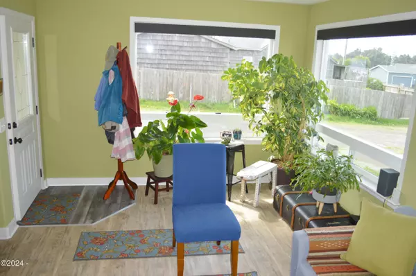 Waldport, OR 97394,1104 SW Southmayd LN