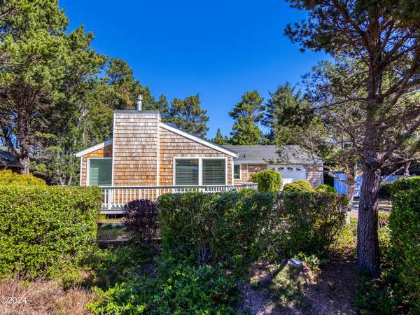 325 El Cerrito, Lincoln City, OR 97367