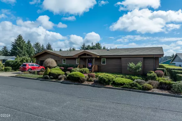 1135 NE Lakewood DR,  Newport,  OR 97365