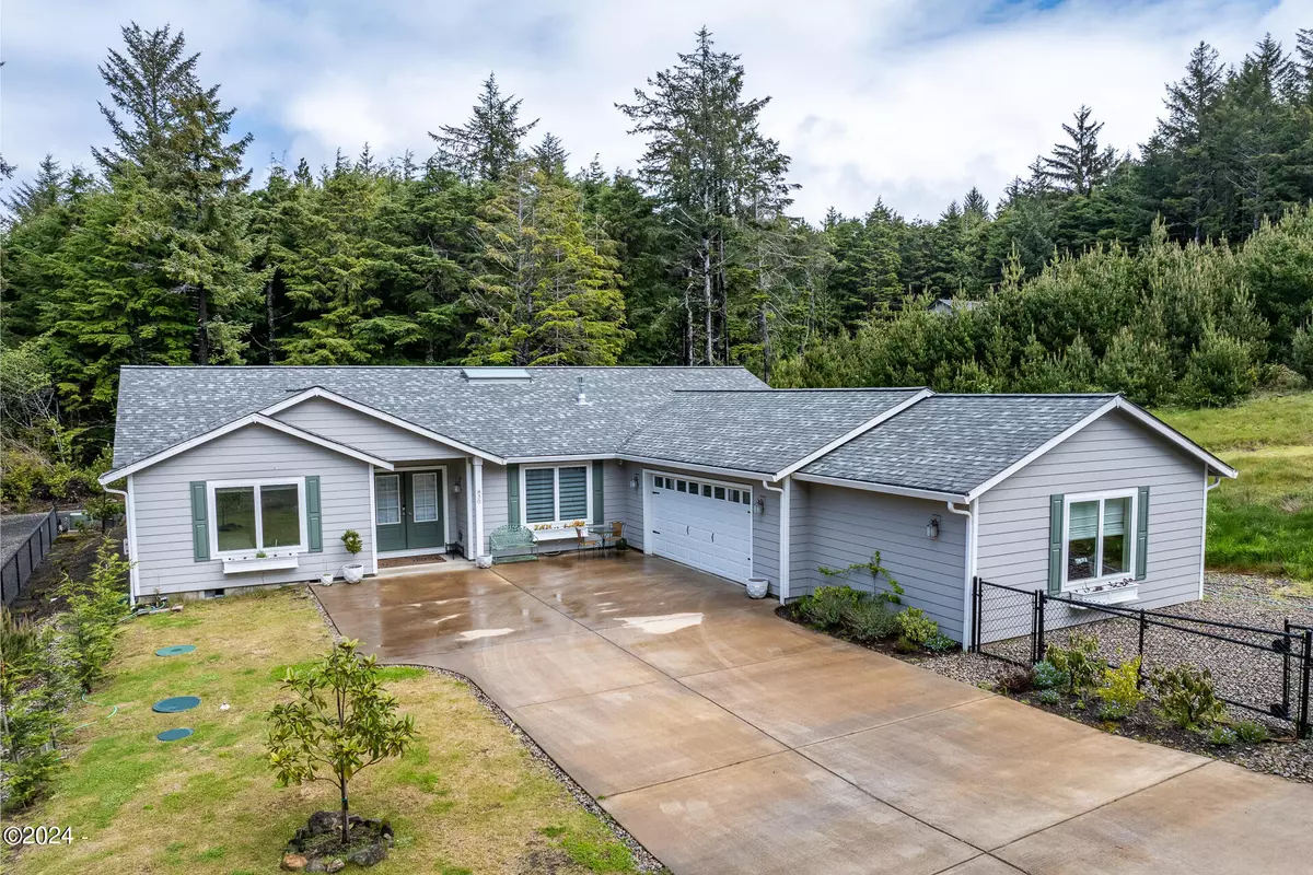 Waldport, OR 97394,830 SW Wakeetum ST