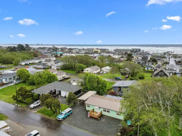 145 S Dolphin ST, Rockaway Beach, OR 97136