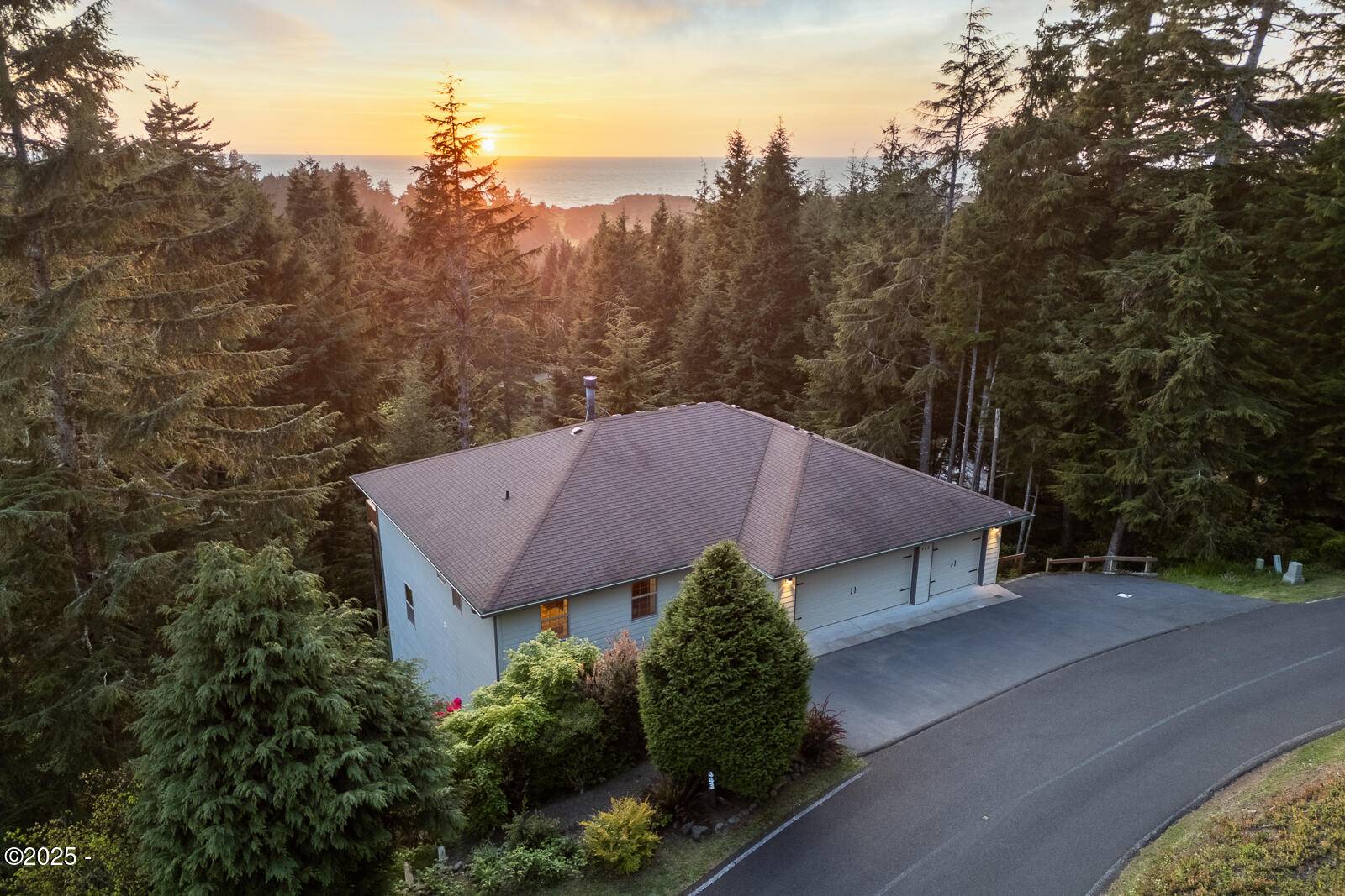 Gleneden Beach, OR 97388,443 Siletz View LN