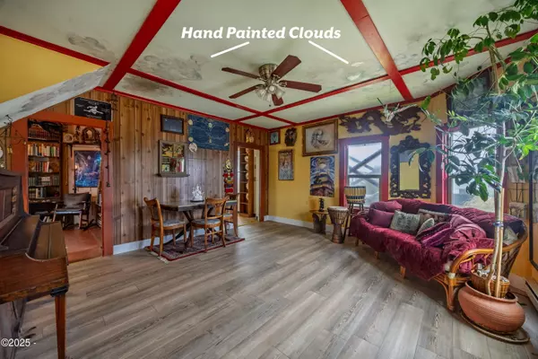 Newport, OR 97365,739 NW 2nd CT