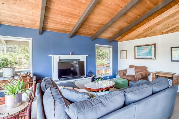 Newport, OR 97365,605 SE 2nd ST