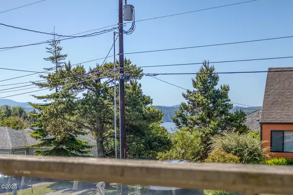 Newport, OR 97365,605 SE 2nd ST