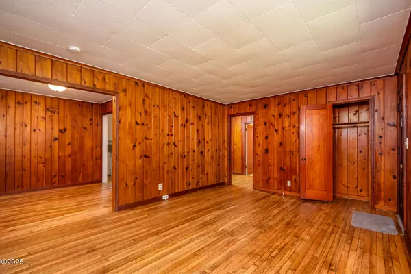 Newport, OR 97365,534 NE 3rd ST