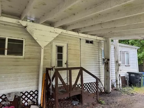 Waldport, OR 97394,1752 SE Hall CT