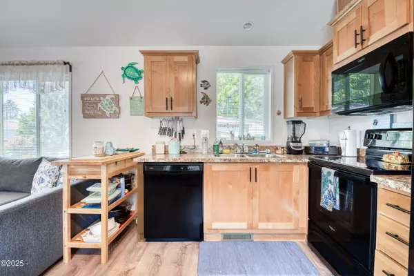 Lincoln City, OR 97367,720 SE Quay AVE