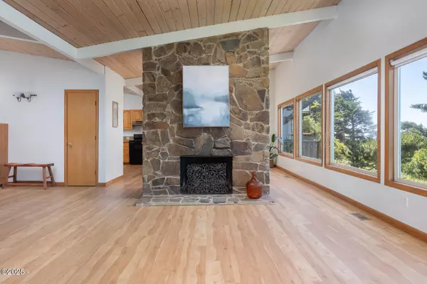 Newport, OR 97365,1337 NW Oceanview DR