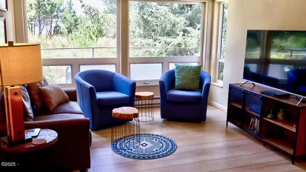 Waldport, OR 97394,180 NW Pine ST