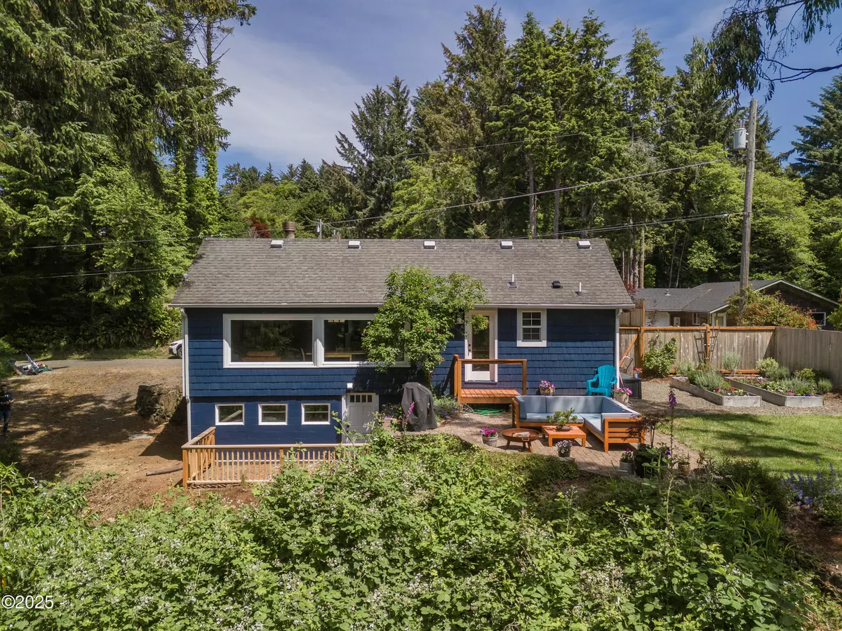 Lincoln City, OR 97367,1910 NE 12th St