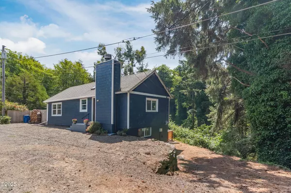 Lincoln City, OR 97367,1910 NE 12th St