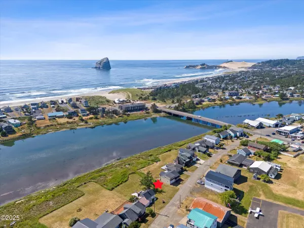 35200 Rueppell AVE, Pacific City, OR 97135