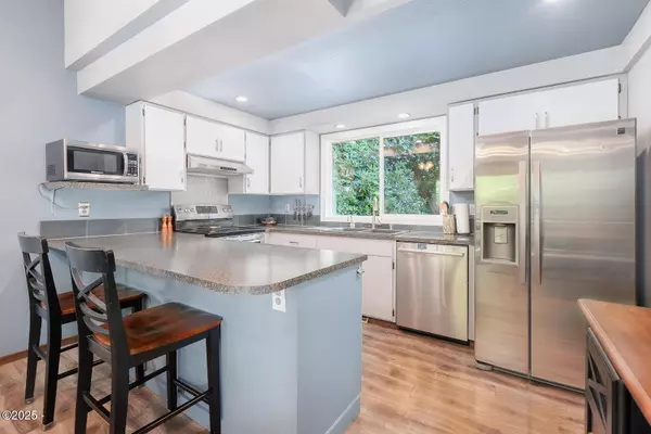 Newport, OR 97365,901 NE Lakewood DR