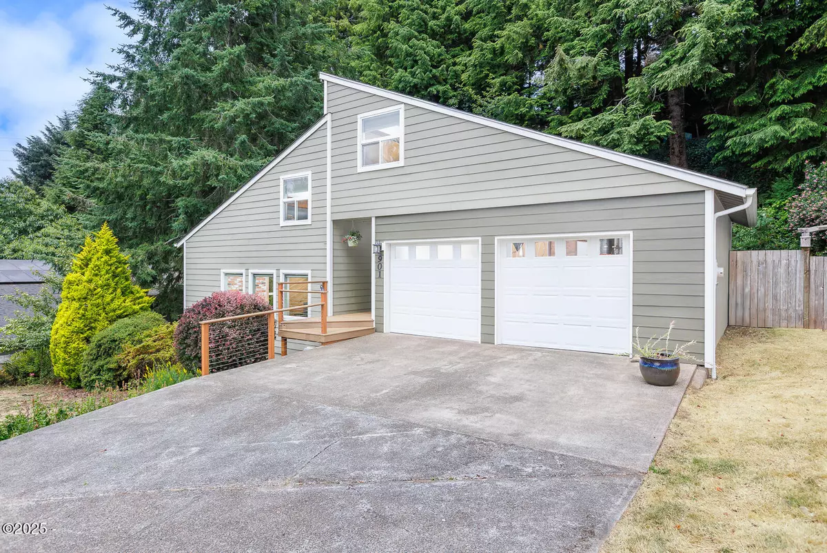 Newport, OR 97365,901 NE Lakewood DR