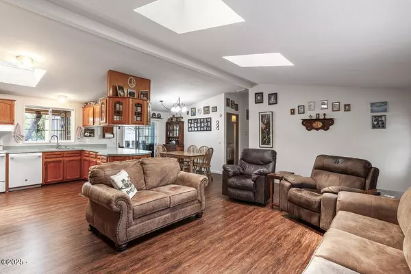 Newport, OR 97365,70 NE 73rd ST