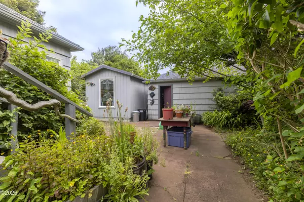 Newport, OR 97365,654 NW Nye ST