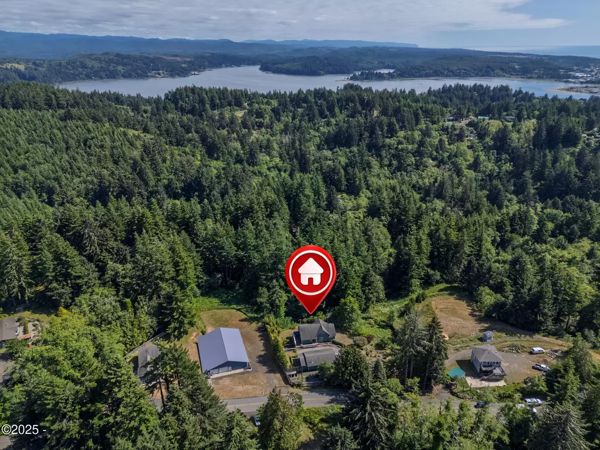 Newport, OR 97365,932 NE Newport Heights DR