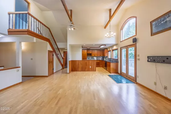 Newport, OR 97365,932 NE Newport Heights DR