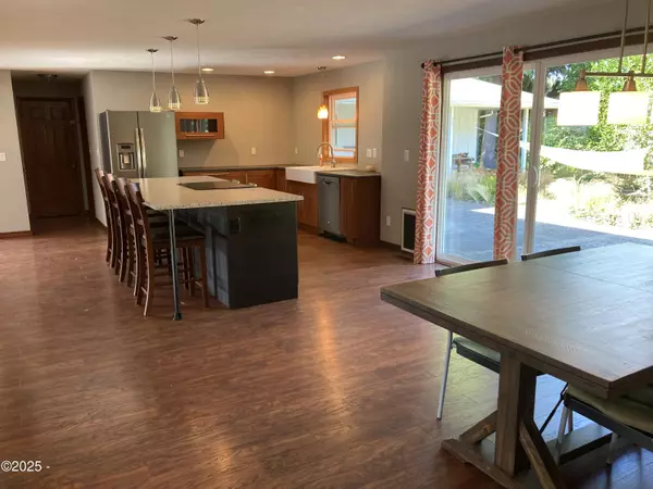 Newport, OR 97365,255 SE Penter LN