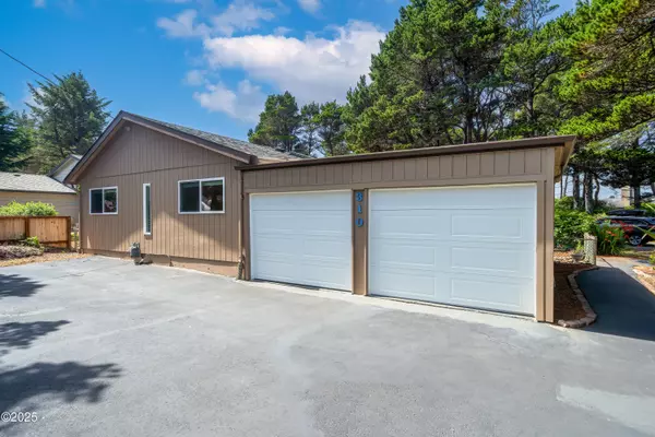 Lincoln City, OR 97367,310 El Rotundo AVE