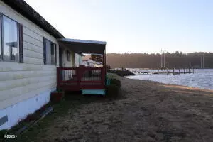 955 NE Mill ST #E-5, Waldport, OR 97394
