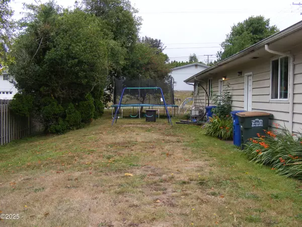 Newport, OR 97365,525/535 NE 8th ST