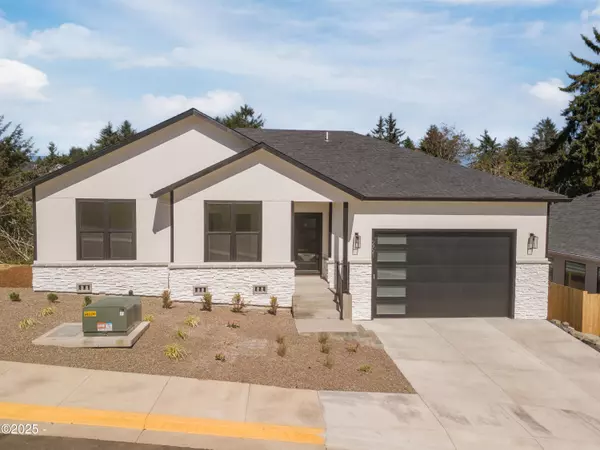 2721 NE 51st CT, Lincoln City, OR 97367