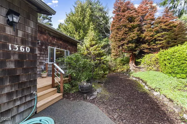 Waldport, OR 97394,1360 SW Crest CIR