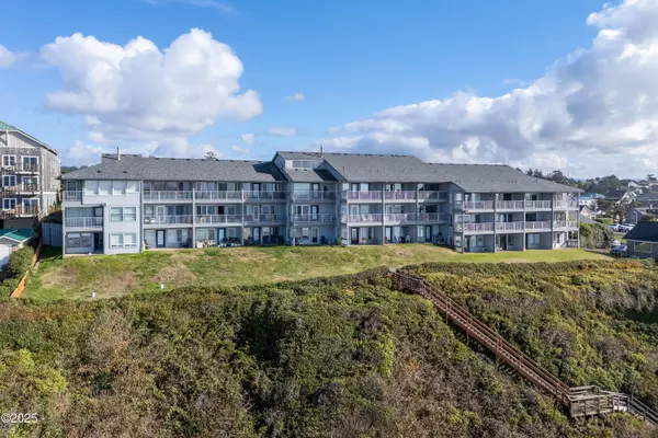 Newport, OR 97365,701 NW Coast ST #303