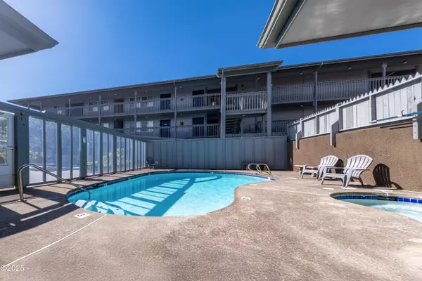 Newport, OR 97365,701 NW Coast ST #303