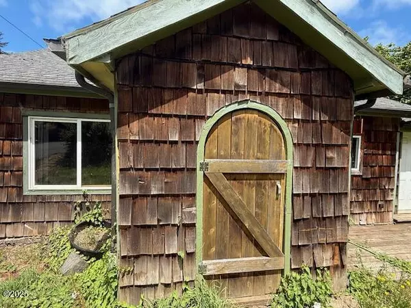 Toledo, OR 97391,662 NE 8th PL