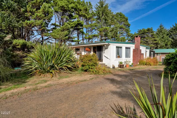 4605 SW Pacific Coast HWY, Waldport, OR 97394