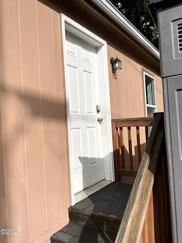 Otis, OR 97368,747 N Deerlane LOOP