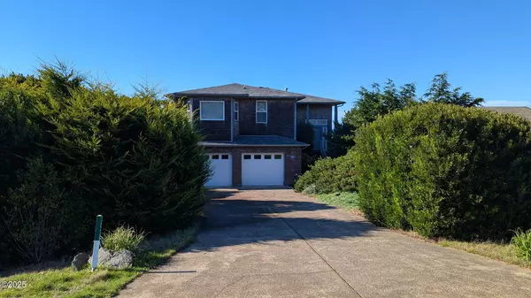 3018 NW Hidden Lake DR, Newport, OR 97394