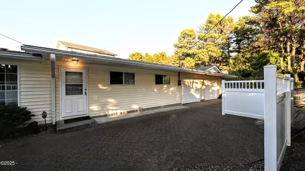 Waldport, OR 97394,2822 SW Breakers DR