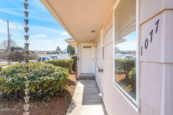 Dallas, OR 97338,1077 SE Camellia DR