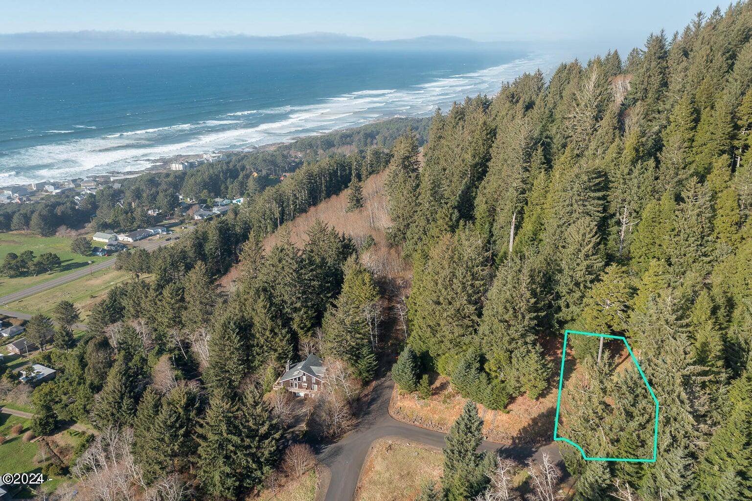 509 Creekside LN, Yachats, OR 97498