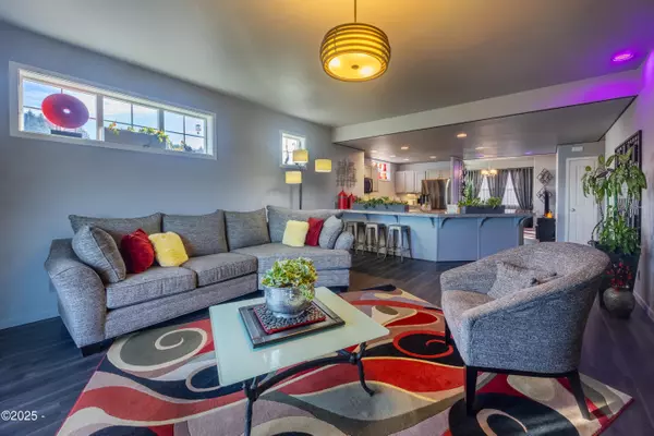 Newport, OR 97365,475 SE 35th ST #A-1