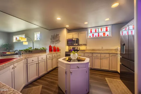 Newport, OR 97365,475 SE 35th ST #A-1